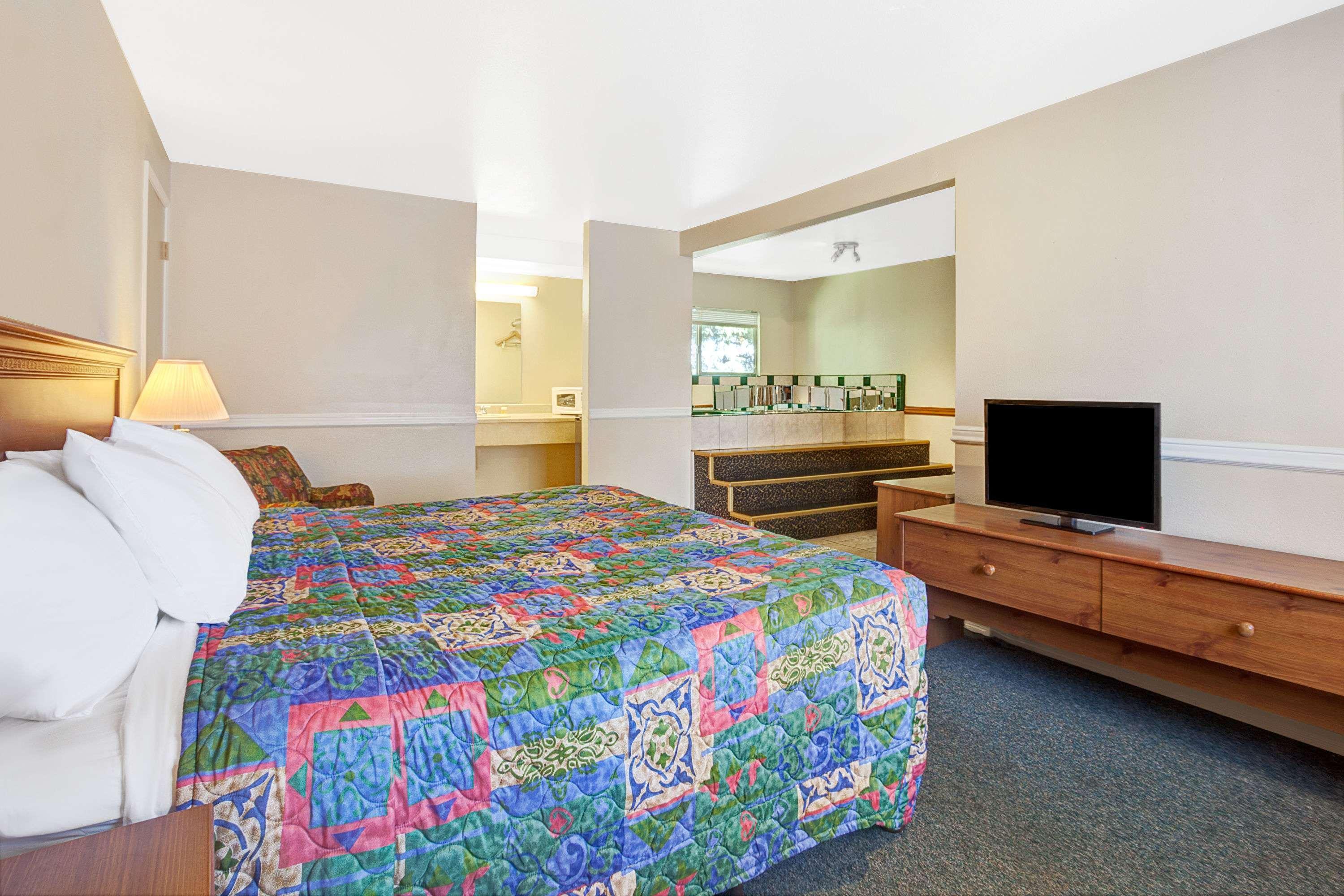 Days Inn By Wyndham Everett Luaran gambar